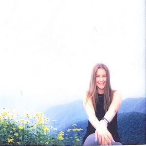 Meet your Posher, Lauren